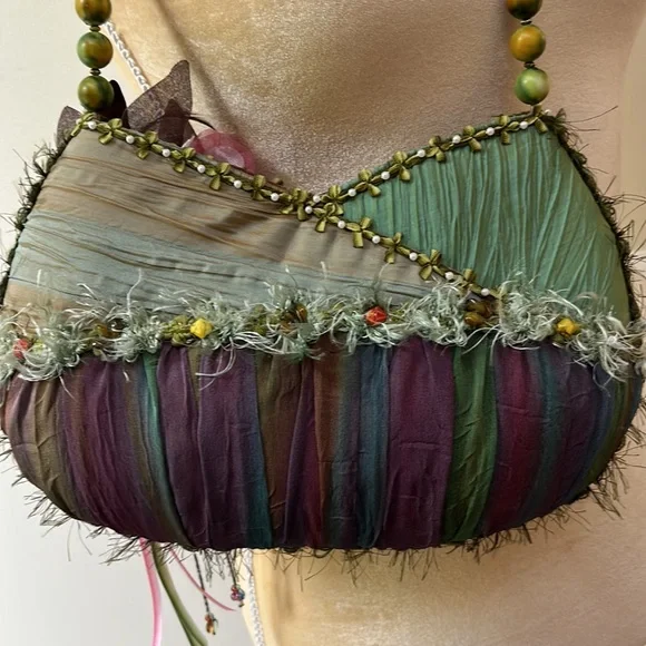 Exquisite Handcrafted Mary Frances Crossbody Bag - EUC - Picture 9 of 15